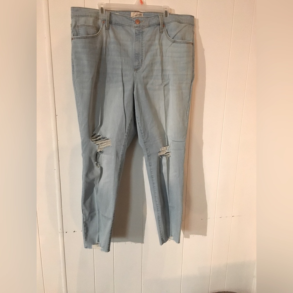 Universal Thread NWT High Rise Skinny jeans size 22W.